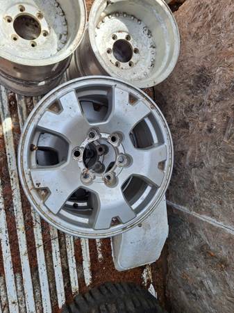 Photo Toyota truck wheels $75