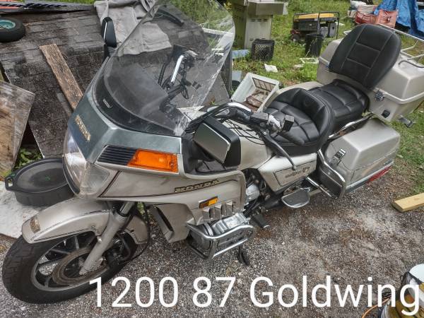 Photo 1200 Honda Goldwing interstate plus parts bike $1,200