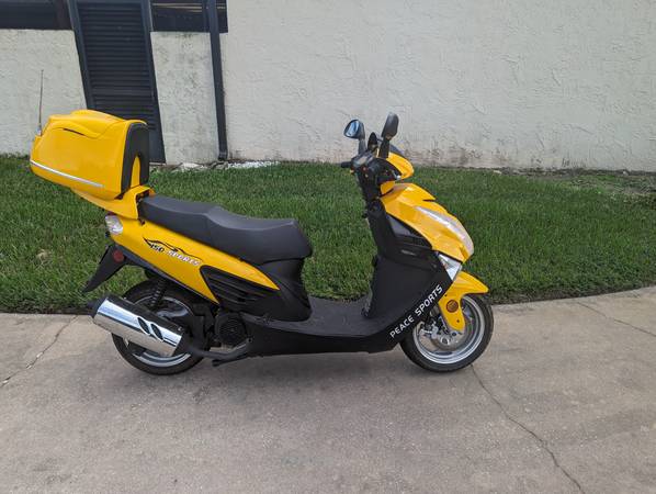 Photo 150cc Scooter for Sale $1,000