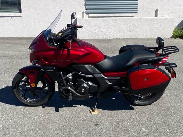 Photo 2014 HONDA CTX700 WITH FULL FARING  HARD SIDE BAGS (possible trade) $28