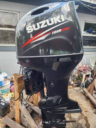 Photo 2015 SUZUKI DF200A ONLY 301 HOURS. 25IN SHAFT. MUST SEE $7,800