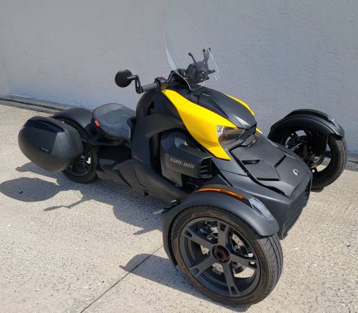 Photo 2019 Can-Am Ryker 900 ACE- low miles $8,400