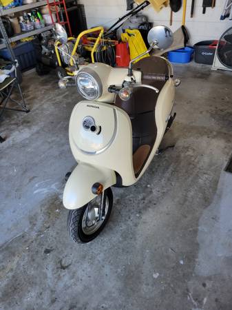 Photo 2019 Honda Metropolital Scooter For Sale $2,000