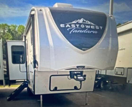 Photo 2023 East to West 5th Wheel 285RL $62,900