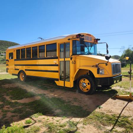Photo 30 foot school bus cat engine Hydraulic brakes $10,000