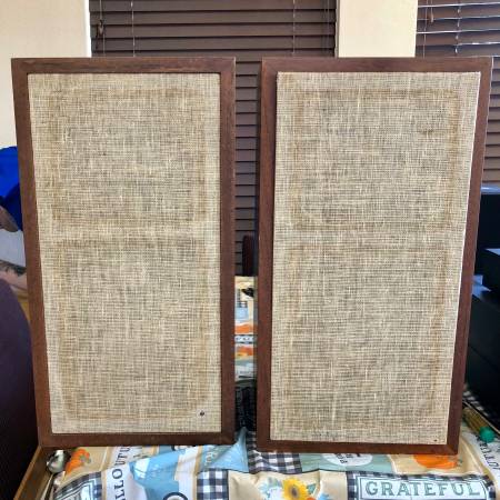 Photo ACOUSTIC RESEARCH AR-4X Vintage Speakers - read post for condition $175