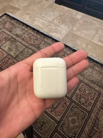 Photo AirPods 1st Generation $40