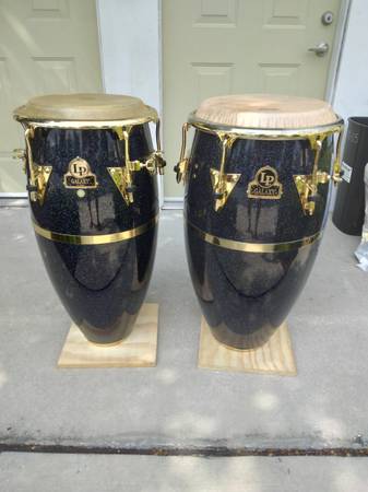 Photo CONGAS LP GALAXY MINT CONDITION $950.00 OBO $950