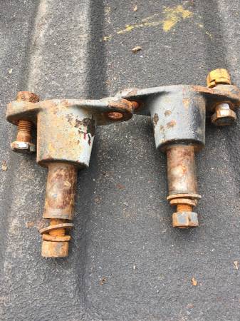 Photo Chevy GMC 1973-87 truck suspension parts, hangers, brackets, etc. $20