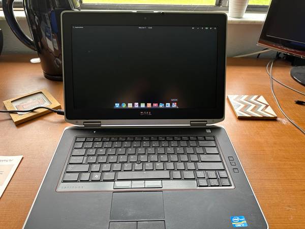 Photo Dell Latitude 15.6 Laptop - 500 GB - 8 GB RAM $125
