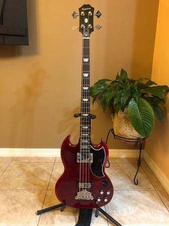 Epiphone Bass plus Amplifier and Stool $525