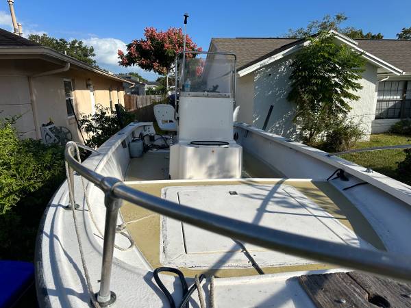 Photo Good Robalo with good yamaha vmax engine outboard center console . $9,800