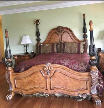 Photo Gorgeous Michael Amini Paradisio Bedroom Set $3,500