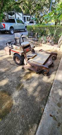 Photo Grasshopper Lawn mower $900
