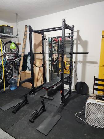 Photo Rogue R-3BT Power Rack and Weightlifting Equipment $1,800
