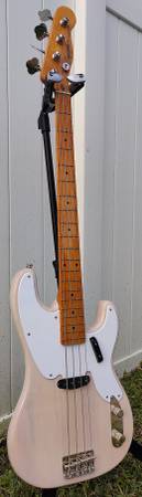 Photo Squier Classic Vibe 50s Precision Bass $280