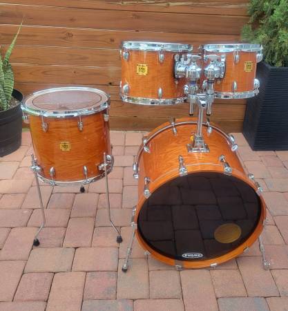Photo Yamaha Oak Custom Drums  Trade $1,000