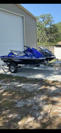 Photo Yamaha jet skis ,four stroke and trailer ,LOW hours $9,000