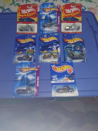 Photo Hot Wheels motorcycle  four motorcycles models  London bus  $2