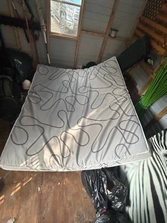 Photo brand new king sized RV mattress $100