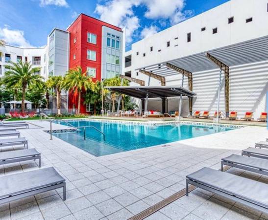 Photo one bedroom apartment lease take over $1,500