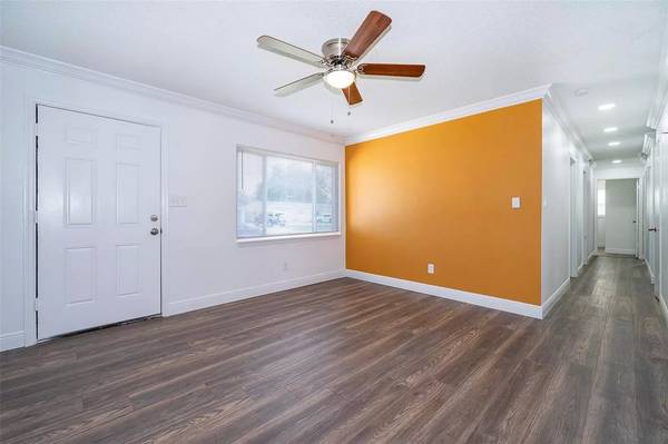 Photo stunningly renovated property in West Orlando