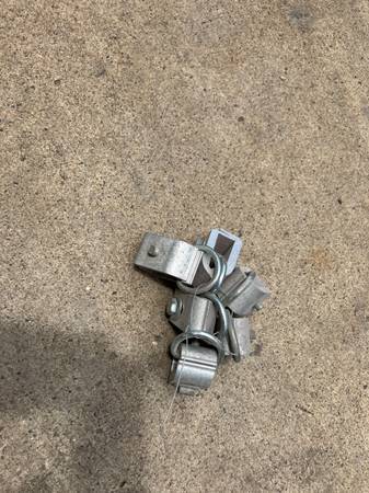 Photo 7 Piece Heavy Duty Aluminum Pickup Truck Cap Topper Cer Shell Mount $12