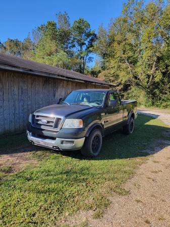Photo 2004 Ford F150 4x4 for parts $4,000