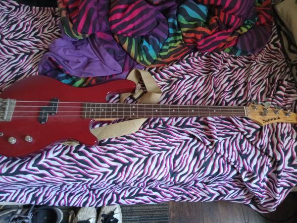 Photo samick 4 string bass, and Stephens 20w practice . $180
