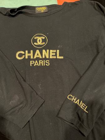 Authentic Chanel CC black T shirt , ex cond . size med ., 34 sleeve $200
