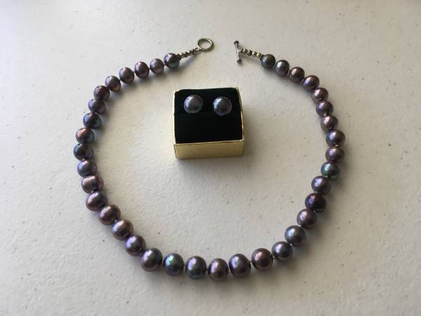 Photo NEW Beautiful Fresh Water Blue Pearl with matching earrings $135