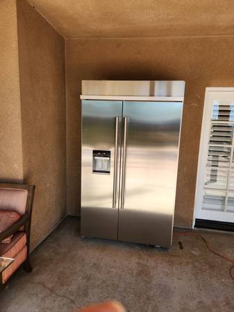 Photo RISE 48 BUILT-IN SIDE-BY-SIDE REFRIGERATOR WITH EXT. ICEWATER $8,999