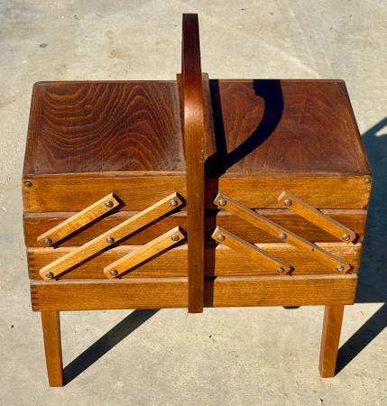 Photo Vintage Mid-Century Wood Sewing Box for Sale - Historically Classic  Charmingly $100