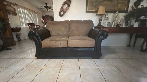 Photo selling my house everything must go best offers$$ includes living room set, din