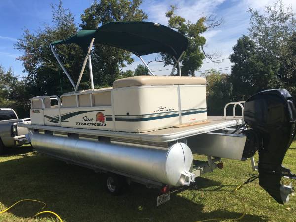 2011 Tracker Pontoon Boat $10,000