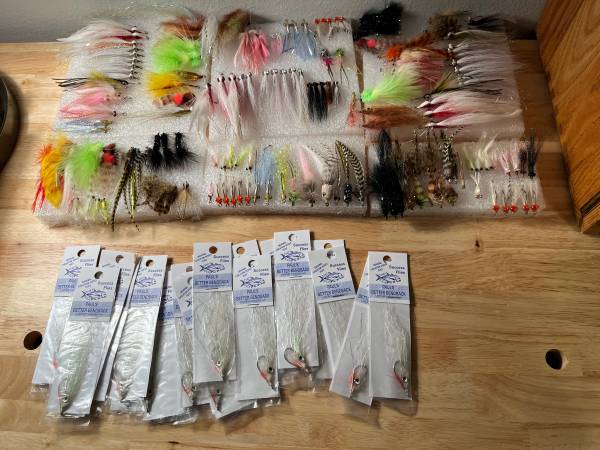 Photo Fly Tying Setup and 185 saltwater fishing flies $1,000