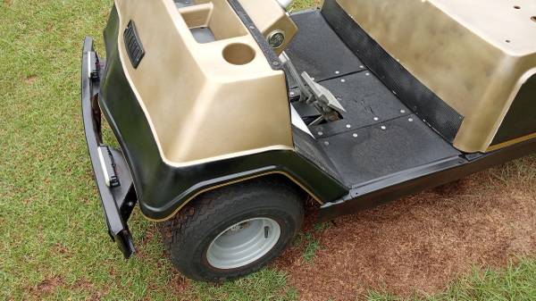 Photo Yahama gas golf cart $2,000