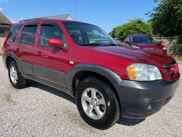 Photo 2006 MAZDA TRIBUTE S AWD, LOADED, HEATED LEATHER, SUNROOF, EXTRA CLEAN - $6,500 (VIENNA)