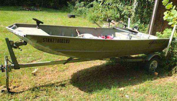 2010 Lowe Boat $2,500