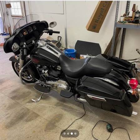Photo 2019 Harley Davidson FLHT $16,500
