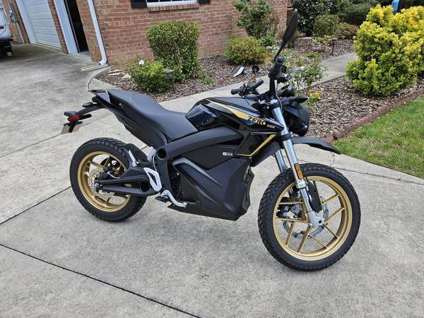 Photo 2020 Zero DSR electric Motorcycle $15,000