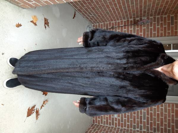 Photo Mink coat-full length $750
