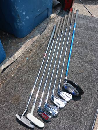 Photo Youth golf clubs $40