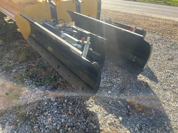 Photo NEW 84 POWER ANGLE SKID STEER SNOW PLOW, UNIVERSAL QUICK ATTACH $1,890