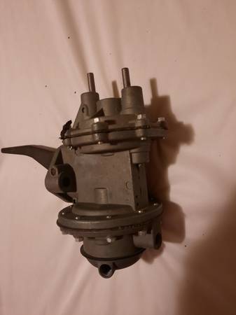 Photo Remanufactured 58 Mercury big block 4 barrel fuel pump $40