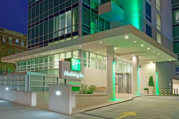 Photo THE HOLIDAY INN HOTEL IN LONG ISLAND CITY, NY FOR SALE $65,000,000