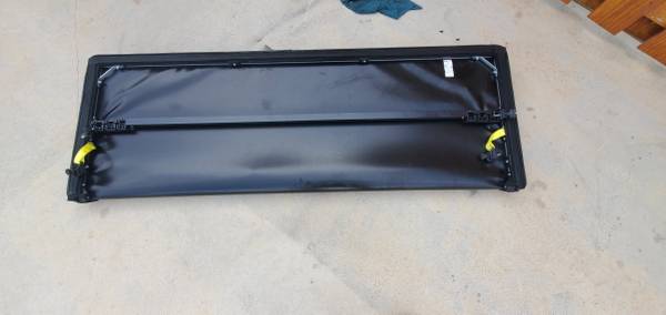 Photo 2001 Ford F150 Trifold Short Bed Cover $125