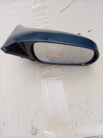 Photo Passenger side power mirror from 1998 four-door Civic $25
