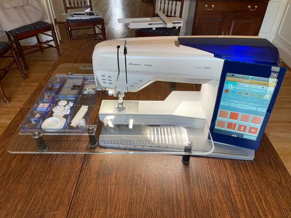 SEWING, QUILTING & EMBROIDERY MACHINE - HUSQVARNA VIKING DESIGNER EPIC ...