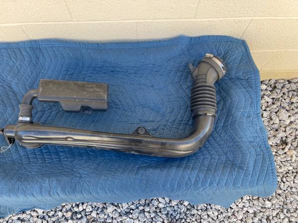 Photo Chrysler 200 Air Intake 2015, 2016, 2017 - $75 lsaquo image 1 of 1 rsaquo (google map)